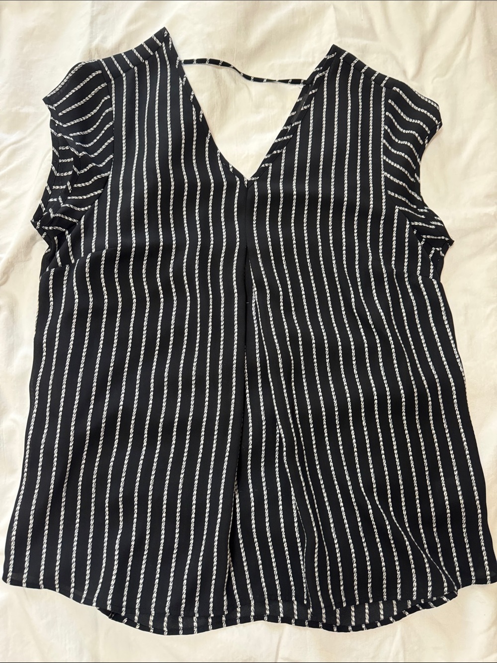 Halogen Black & White Striped V-Neck Sleeveless Top